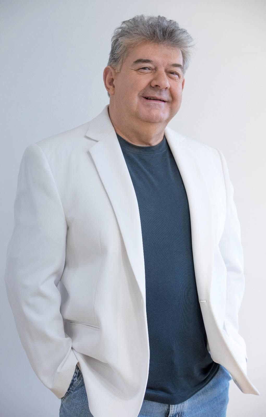 Manuel Cardoso, retrato em casaco claro